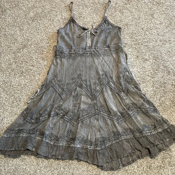 Elegant 🌞 SAKKS gray Lace-Trimmed sundress - Picture 4 of 12